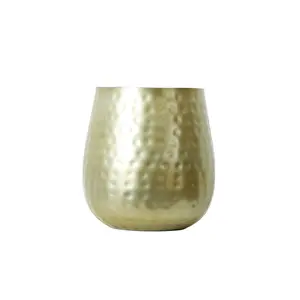 6.5” Oval Shaped Iron Planter 6.5” Oval Shaped Iron Planter