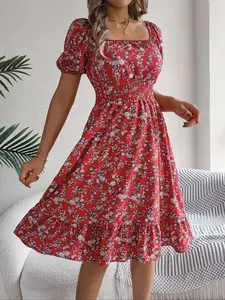 Women's Ditsy Floral Print Ruffle Hem Shirred Dress, Boho Fashion Square Neck Short Sleeve Dress for Daily Holiday Vacation Wear, Ladies Dress for Summer, Bohemian Casual Dress