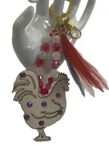Llavero de Changó (Shango) con Gallo de madera y Cristales - Amuleto de Protección y Fortuna - Accesorio Espiritual para Auto, Bolso o Llaves - Colores Rojo y Blanco - Santería Yoruba Artesana