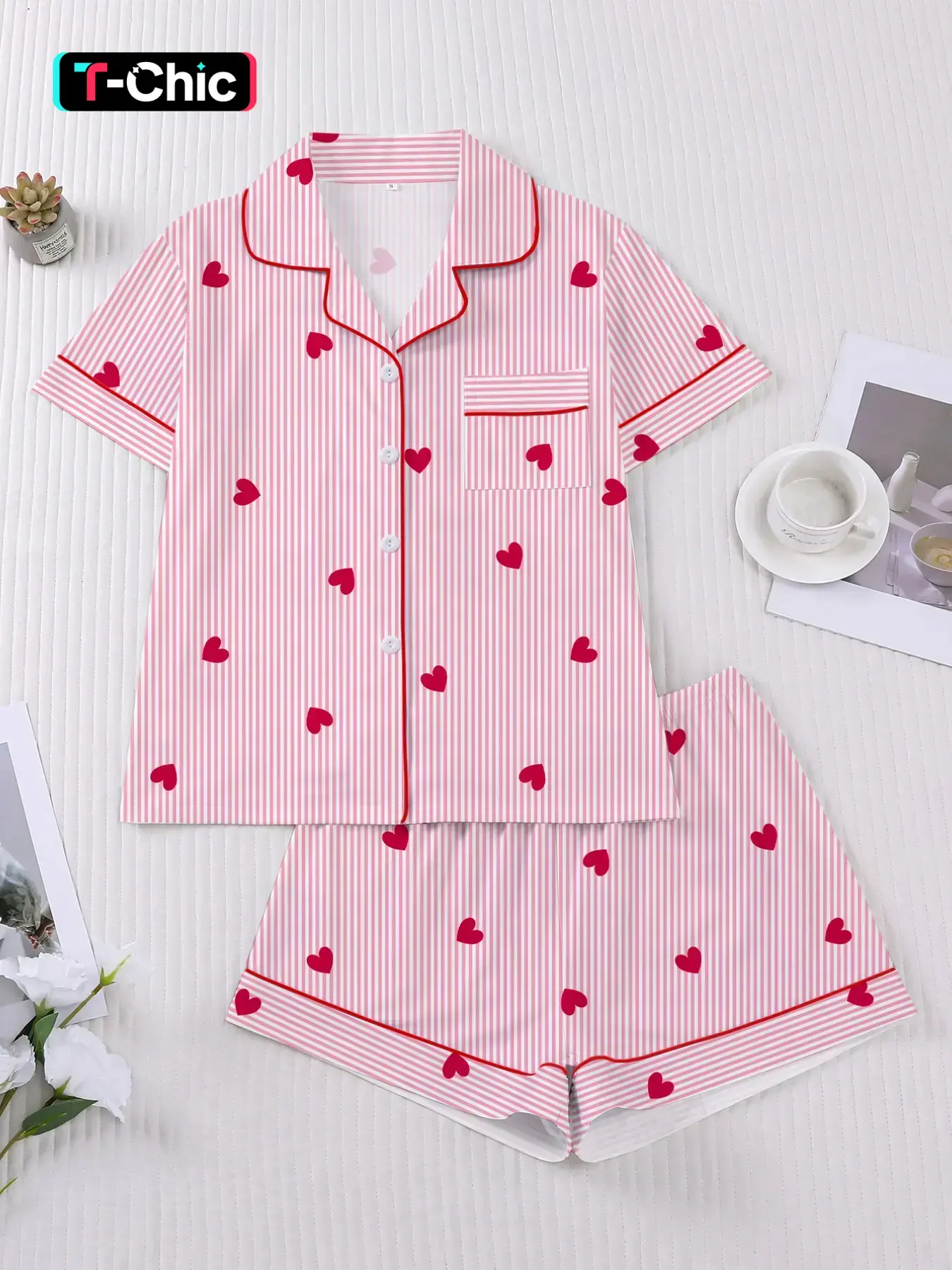 Women's 2-Piece Short Sleeve Pajama Set, Fun Striped Heart Design, Elegant Casual for Travel, Comfortable Collared Lapel Top & Wide Leg Shorts, Loungewear Nightwear