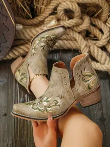 Women's Floral Embroidered Jeans Boots, Short Calf Western Style, Vintage French Chelsea Boots, Modern Fashion Accessories