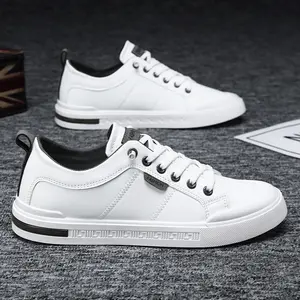 2025 autumn new men's leather shoes, one foot sports and leisure shoes, white board shoes, gentlemen's loafers, lazy driving shoes, waterproof work shoes