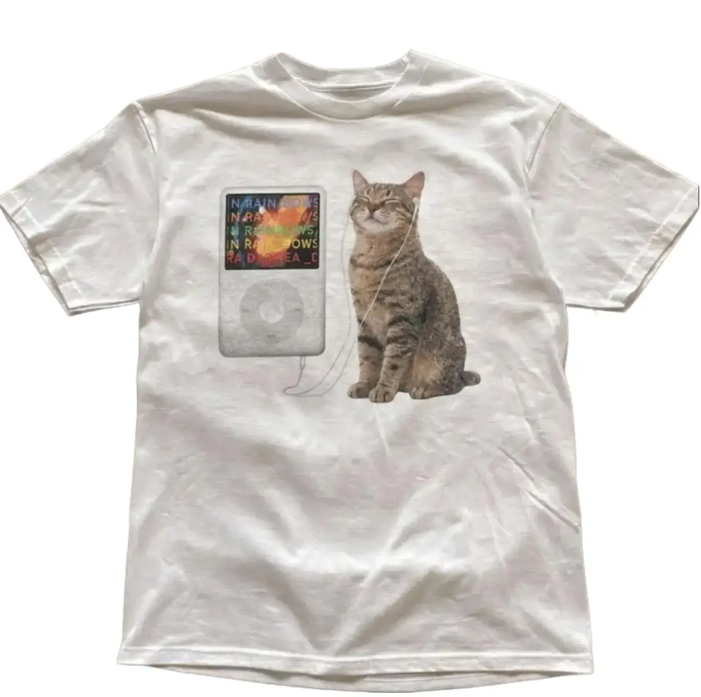 Gildan Men's and Women's T-shirt, Cat Listening To Rainbows Graphic Tee, Unisex T-shirt, Gift T-shirt, Y2k Unisex Graphic Tees Gothic Grunge Emo Scene Amity Affliction Style Clothes Menswear Womenswear Streetwear