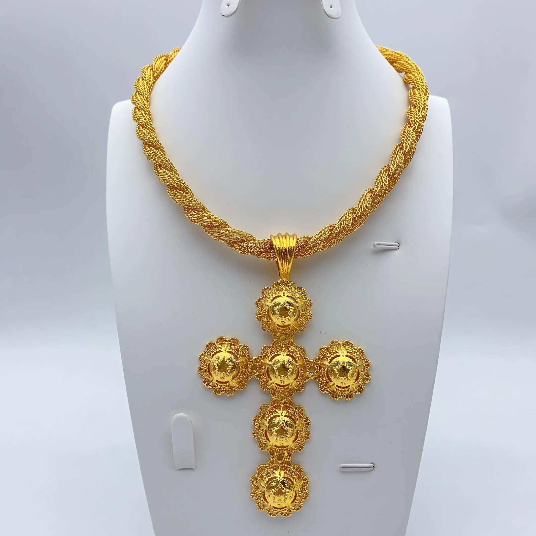 Gold-Plated Ethiopian Cross Pendant with Twisted Chain & Link, Female African Wedding Party Jewelry Gift for Eritrea Dubai Enthusiasts