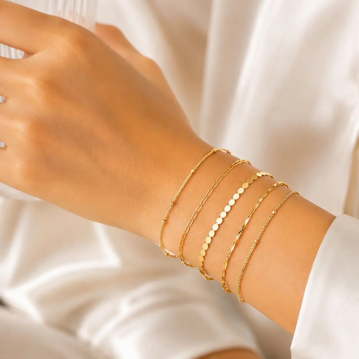 5Pcs Gold Stackable Bracelets for Women, Dainty Layered Chain Bracelet Set, Adjustable Everyday Jewelry Gift for Her