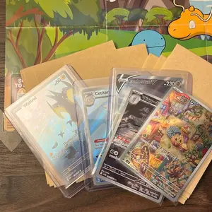 Random pack of Pokémon cards, chose randomly and safely packed