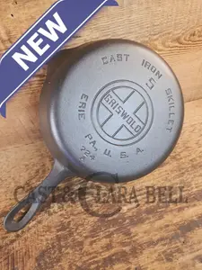 1930's Griswold #5 Cast Iron Skillet with Large Block Logo and Smooth Bottom, 724 A.  Awesome sauté skillet!