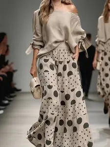Women's Fashion Two-Piece Set, Trendy Pocketed Printed Dot Long Wide-Leg Pants & Split Three-Quarter Sleeve Top
