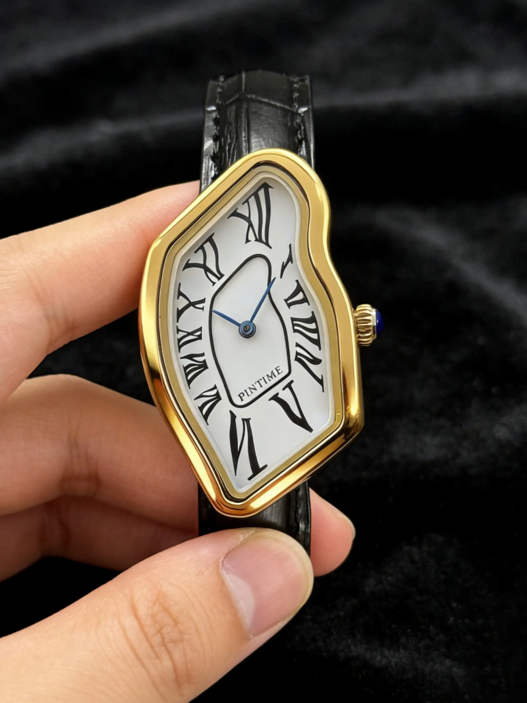 Women's Quartz Watch, Vintage Y2K Artistic Design, Casual Analog Face, Zinc Alloy Case, Button Cell Battery, All Seasons Fashion