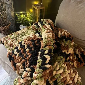 Camo Chunky Knit Throw - Soft and Cozy Blanket for Bed
