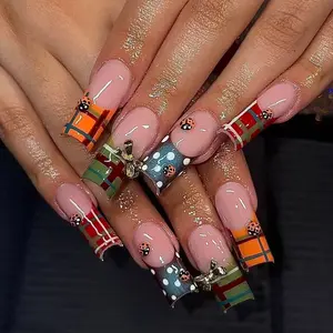 24pcs medium-length square press on acrylic nail, Wrap nail design, red and green with blue accents, gift box with ribbon plaid French nails, 3D ladybug design, British style fake nails, Diy nail art, portable for parties and outings