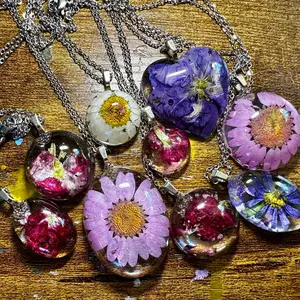 Flower and resin necklaces