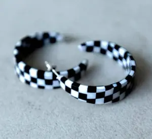 Checkerboard open hoop earrings