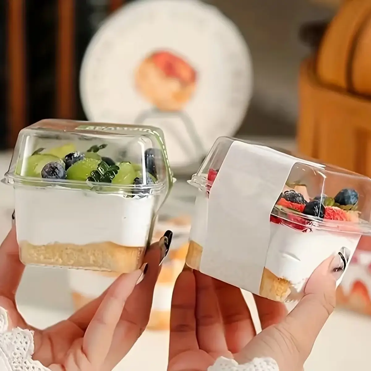 Transparent Square Dessert Cup with Lid, Clear Kitchen Plastic Containers, Individual Dessert Containers, Ideal for Ice Cream, Pudding, Cake, Mousse, Fruits, Perfect for Summer Parties, Outdoor Camping, Holidays, Clear