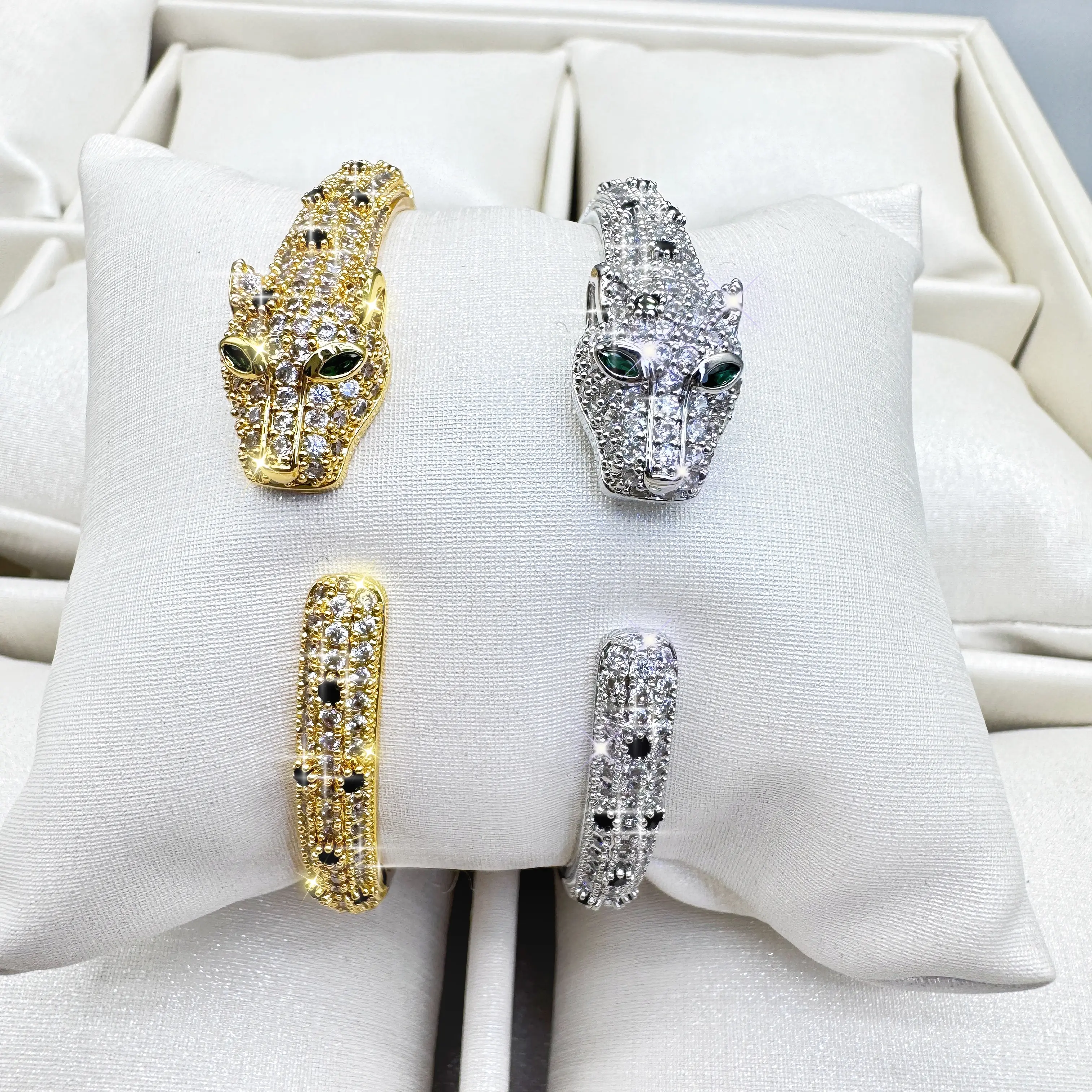 Pulsera de apertura de cabeza de leopardo, joyas retro con diamantes de estilo de moda, tamaño ajustable para fiestas, ropa diaria