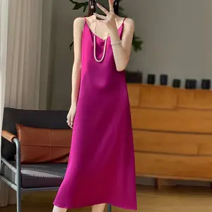 Satin Midi Slip Dress with Adjustable Spaghetti Straps, V-Neck, Green, Long Sleeved for Formal Occasions Womenswear Casual