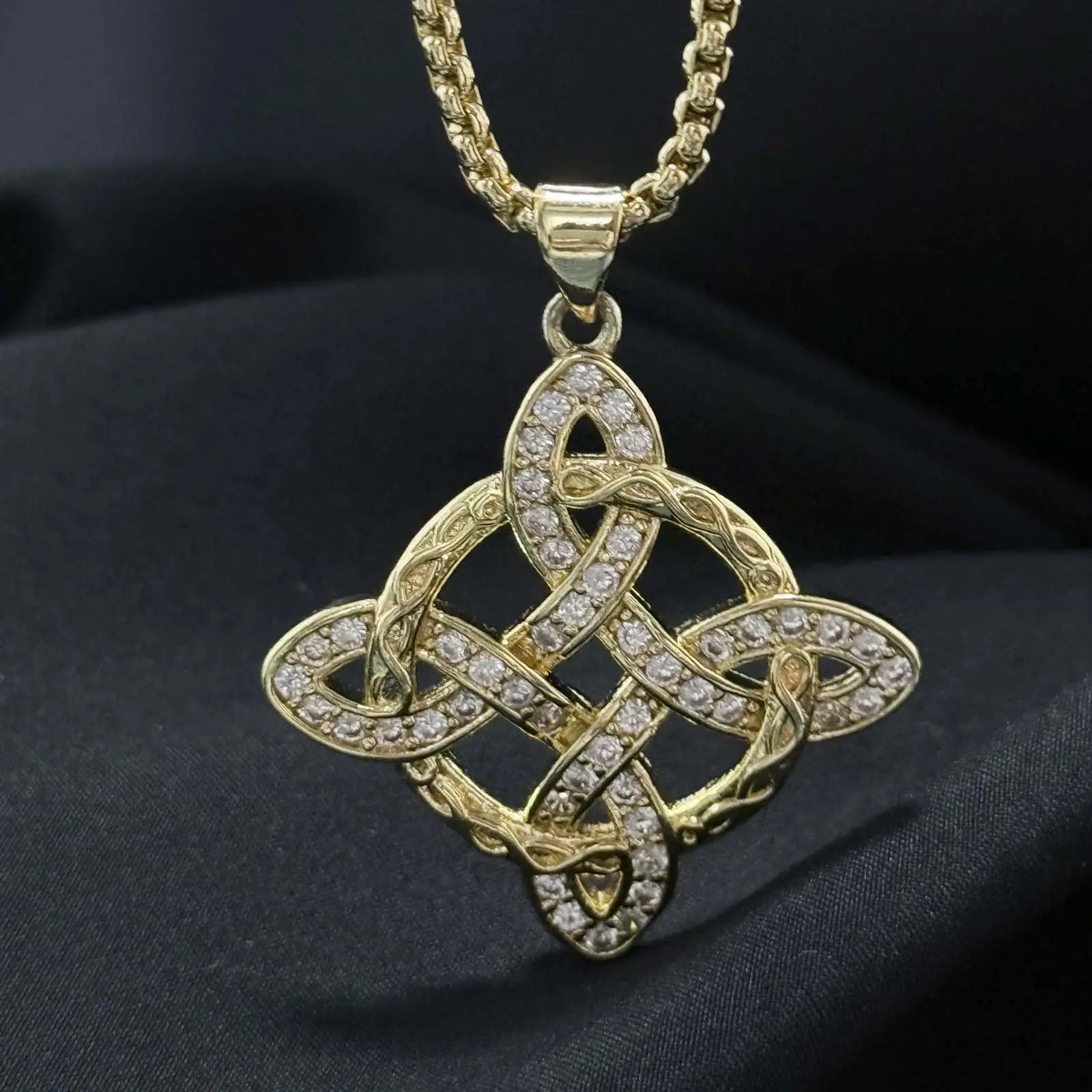 Zircon Witches Knot Celtic Knot Necklace Jewelry for Men and Women Daily Wear Protection Gift