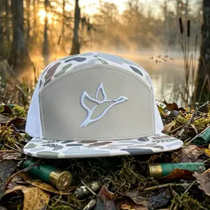 7-Panel Camo Trucker Hat with Flying Duck Icon, Brackish-White Mesh Snapback Hat for Sports & Outdoor Use