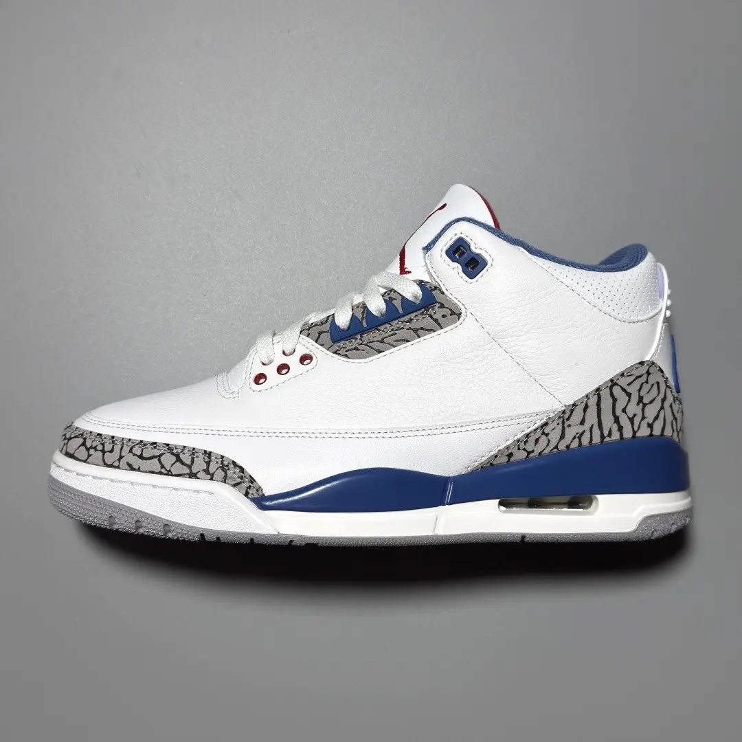 Unisex Mid‑Top Retro Basketball Sneakers,White Leather Upper,Grey Elephant Crack Print Panels,Navy Blue Midsole Trim,Red Eyelet Accent,Visible Air Cushion,Lace‑Up Street Sport Shoes For Men Women Outdoor Training Wear
