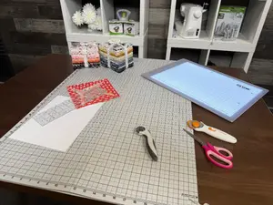 CUTTERPILLAR FLIP AND FOLD 48 SELF-HEALING CUTTING MAT