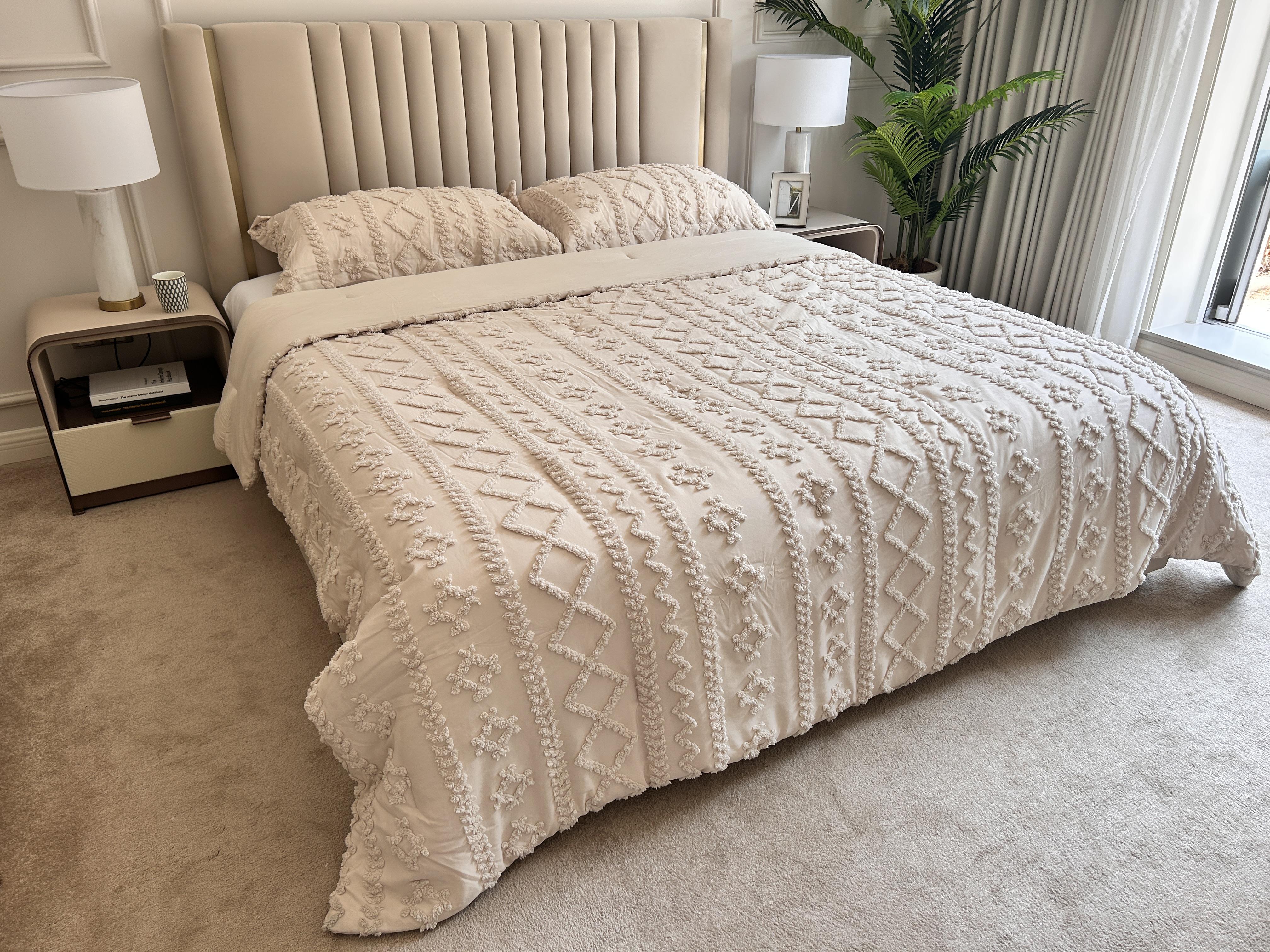 Bedsure Tufted Boho Decorative Bedding Set Comforter Boho Bed Set, GentleSoft 3 Pieces Farmhouse Shabby Chic Embroidery Bedding, Soft Jacquard Comforter for All Seasons Gifts Bedsure Tufted Boho Decorative Bedding Set Comforter Boho Bed Set, GentleSoft 3 Pieces Farmhouse Shabby Chic Embroidery Bedding, Soft Jacquard Comforter for All Seasons Gifts