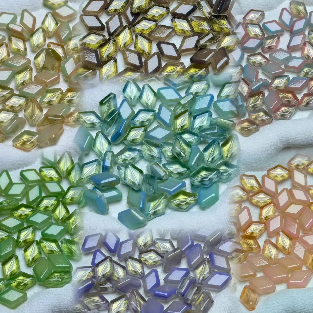 【BC1-18】10x15mm AB‑Sided Fine‑Shimmer Diamond‑Shaped Glass Beads for Bead Stringing 75ml