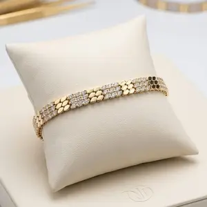 Beautiful bracalet for you! Size 6.5” to 7.5”