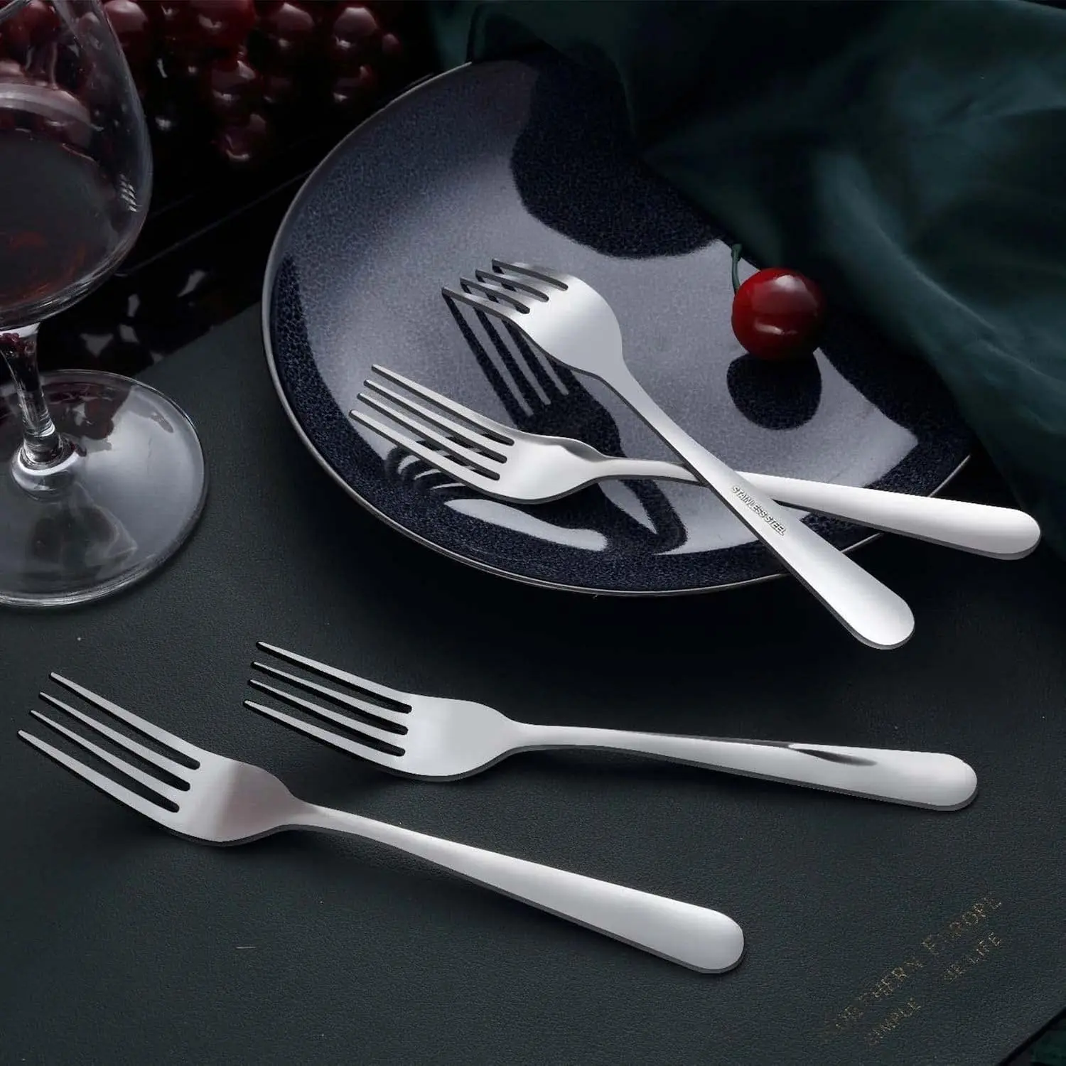 Unokit 24-Piece Stainless Steel Dinner Forks Silverware - 7.1 Inch Silver Dinner Forks Set of 24, Flatware Set for Home, Kitchen or Restaurant, Mirror Polished, Dishwasher Safe