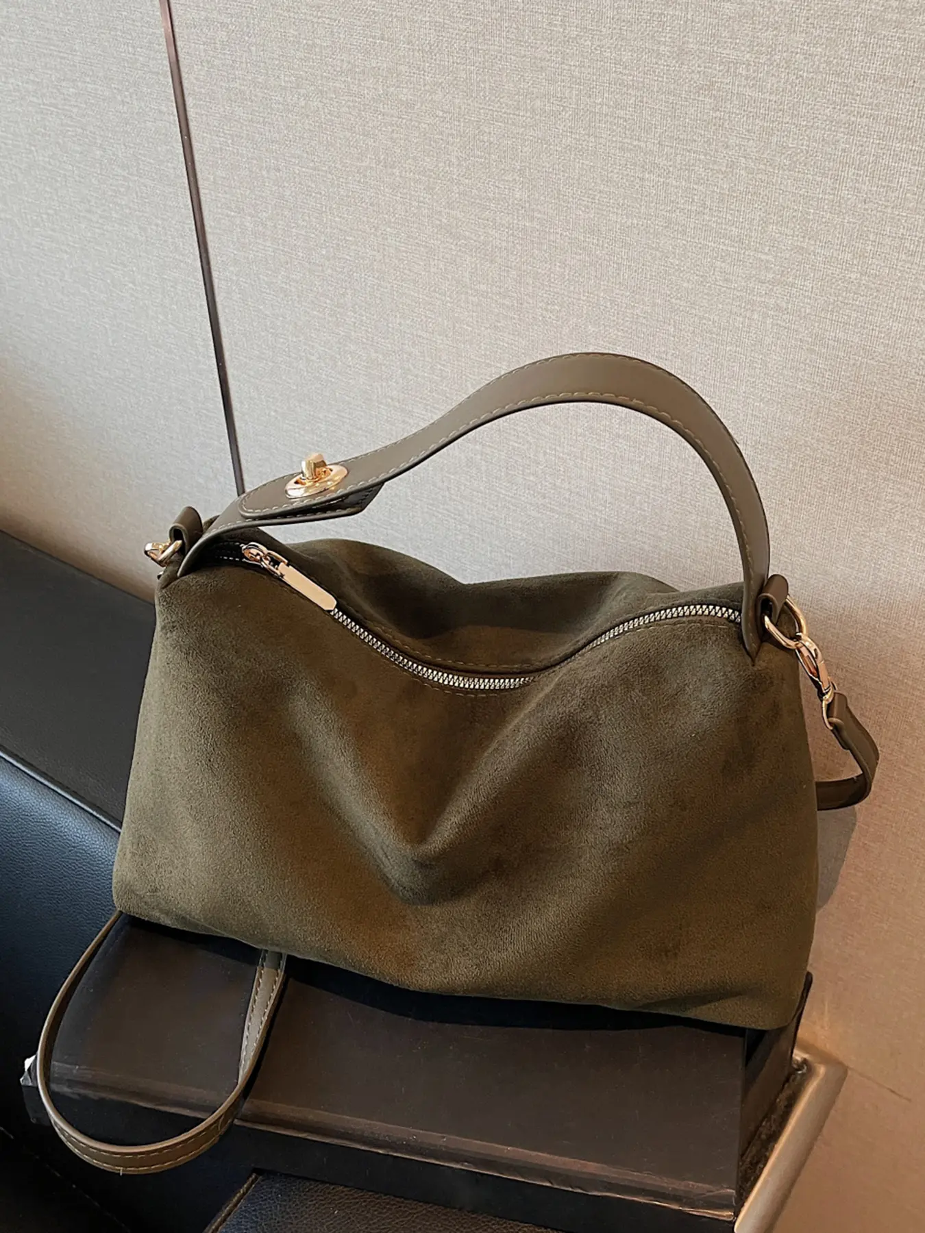 Light retro atmosphere armpit bag, Crossbody Purse, solid color simple single shoulder crossbody bag, multifunctional large capacity handbag, suitable for dating, daily commuting, Lightweight Crossbody Bag, Everyday Crossbody Bag, Fashion Bags