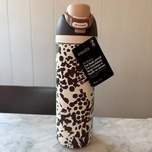 NEW Owala Cowgirl Core 32 oz FreeSip Bottle – Special Edition Brown Cow Print