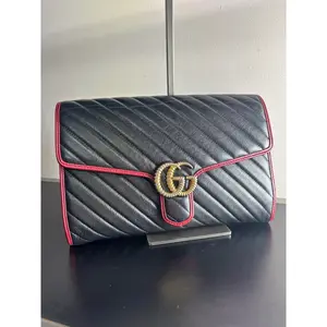 Pre-owned Leather Clutches & Wristlets Gucci GG Marmont Torchon Quilted Clutch