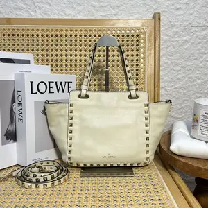 Pre-owned Valentino Leather Shoulder Bags R2071 Shoulder Bag C17415478206 0801