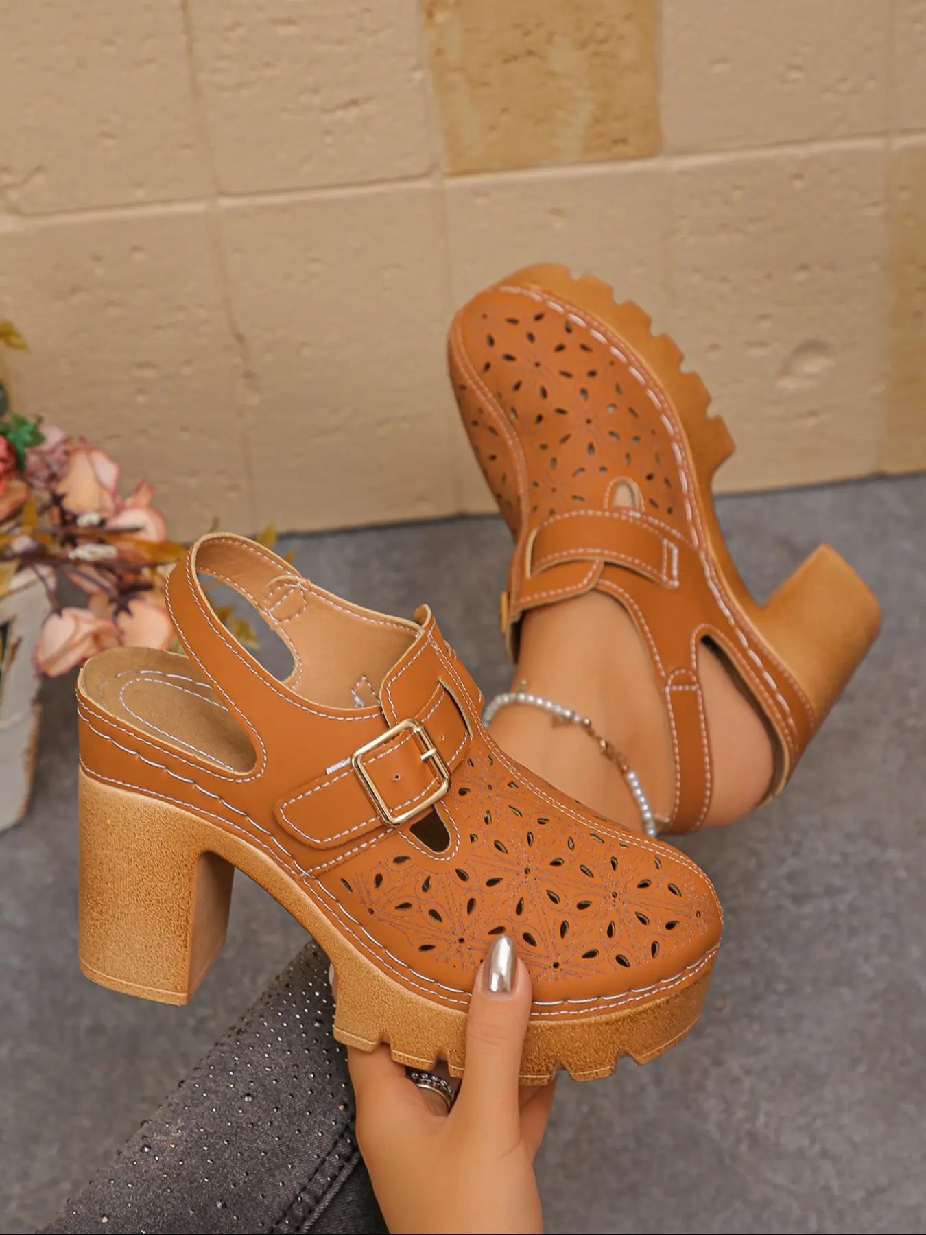 Summer Hollow Out Open Toe Classy Elevated Buckle Design Fashionable Sandals for Women, Metal Buckle Block Heeled Chunky Heel Waterproof Platform High Heels, Breathable Comfort Commute Shoes