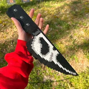 Scream bead knife from perler