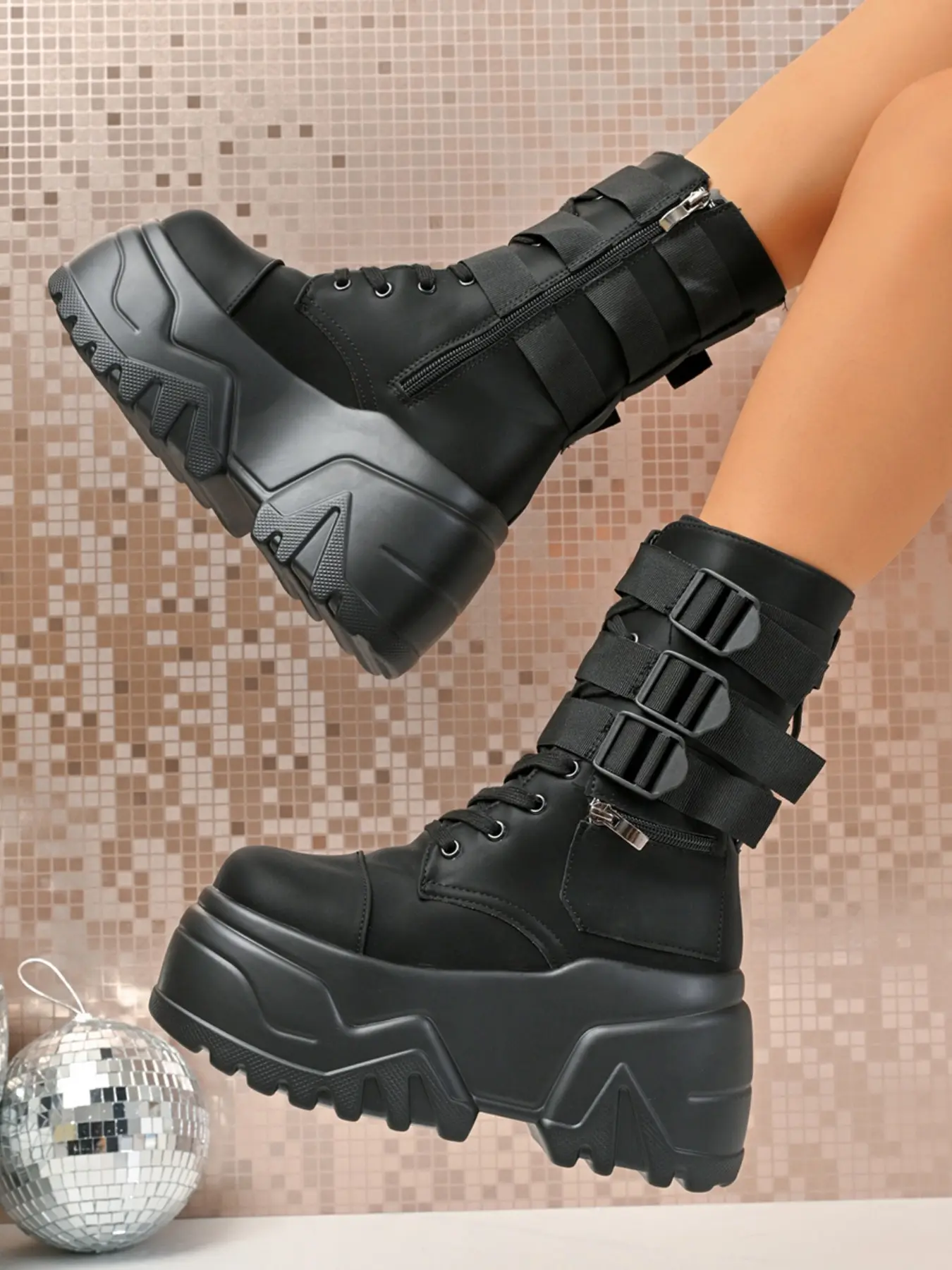 New Dark Style Multi-Buckle Thick Sole Boots, Must-Have Fashion Item for Cool Girls, Stylish and Trendy Footwear