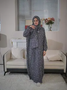 Women's Ditsy Floral Print Bishop Sleeve Arabian Dress with Hijab, Modest Long Sleeve Long Dress for Daily Wear, Muslim Dress, Ladies Islamic Clothing for All Seasons