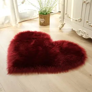 1pc Faux Fur Room Rug, Heart Shaped Plush Rug, Fluffy Carpet For Living Room Bedroom Sofa, Shaggy Carpet Area Mat 50*60cm/19.68*23.62in