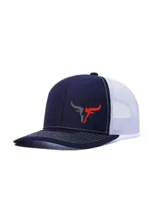 Unisex Baseball Cap with Bull Head Design, Adjustable Trucker Style for Men & Women, Casual Fitted Mesh Hat for All Seasons, Dome Mesh Cap