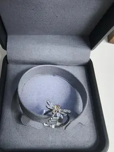 Syia(11262)gc.A delicate open-style dragonfly ring inlaid with sparkling crystals