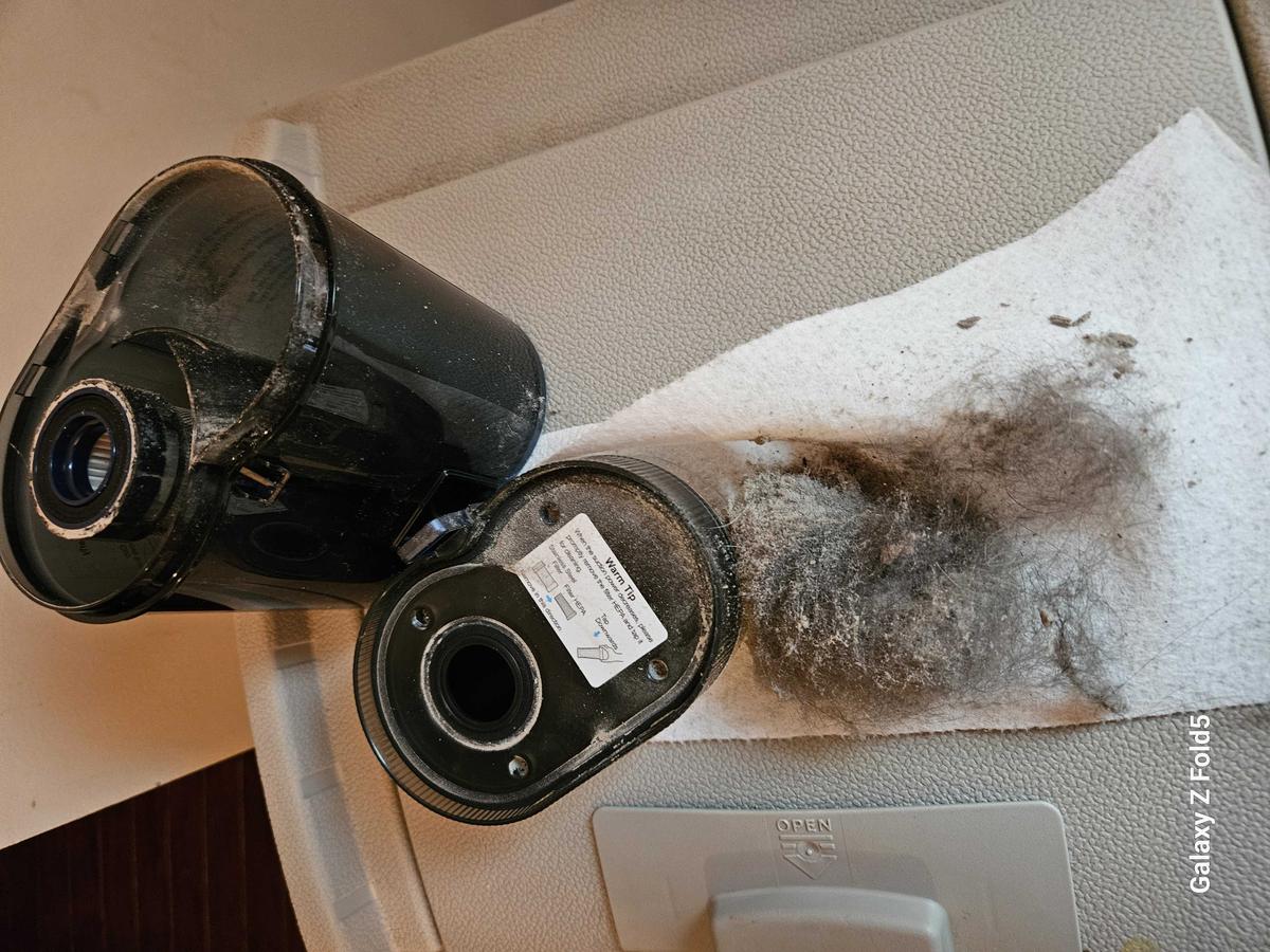 Item: Vacuum Cleaner