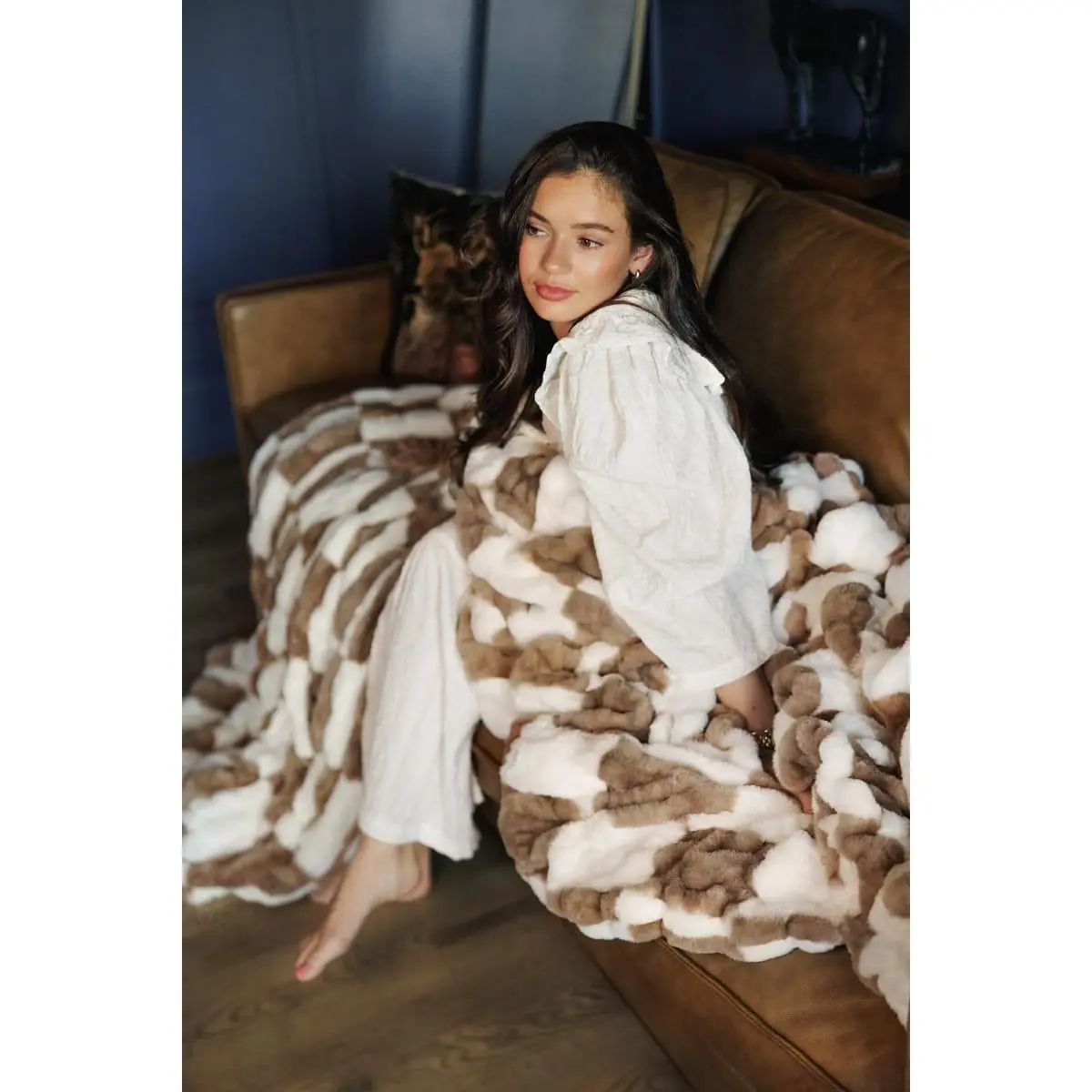 MINKY COUTURE Hugs Check Milk Chocolate Casual Soft Modern Warm Blanket - Infant-Friendly Home Goods Blankets and Throws for Bed