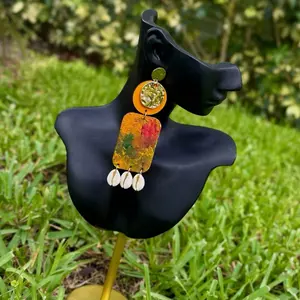 Artisanal earrings