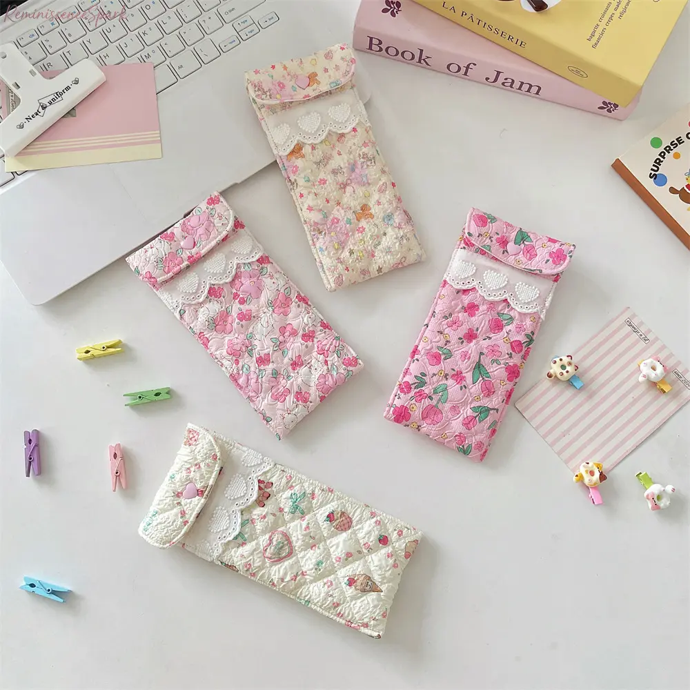 Unisex 4/5-Pack Soft Quilted Glasses Pouch, Cute Floral Print Eyewear Holder with Lace Trim for Travel, Daily Protection, School Use, Fashion Flowers Accessory, 4-Pack(1)