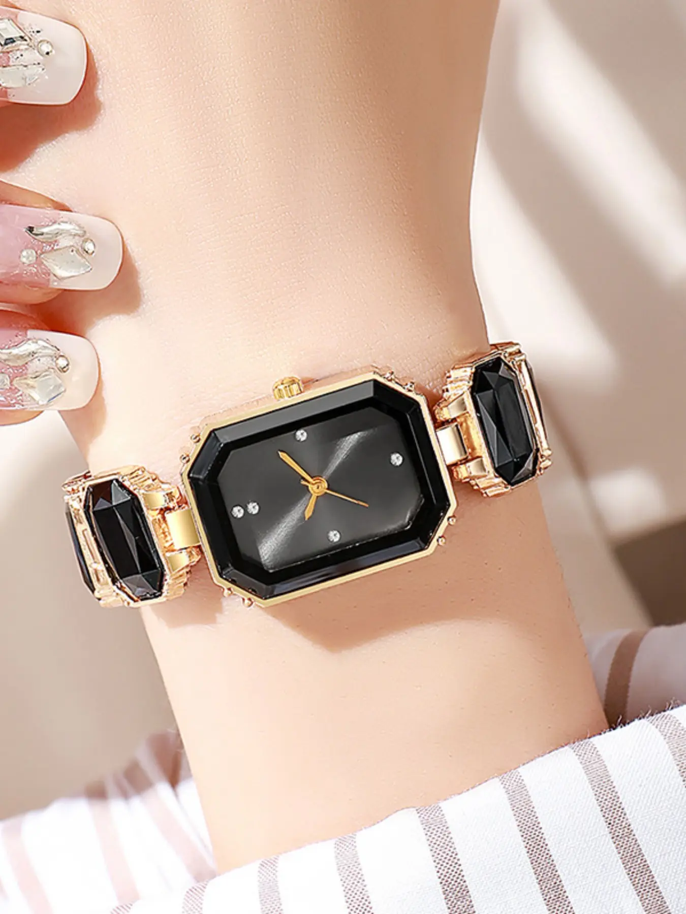 Women's Luxury Quartz Watch, Elegant Ladies' Wristwatch, Fashion Wristwatches, High-Quality Diamond-Embellished Design, Perfect Gift for Her, Modern Casual Wristwatch, Casual Analog Watch, Quartz Wristwatches