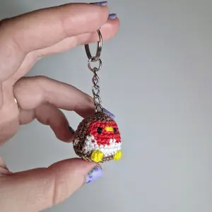 Handmade European Robin keyring crochet amigurumi - microcrochet
