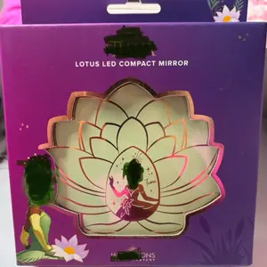Princess LED compact mirror