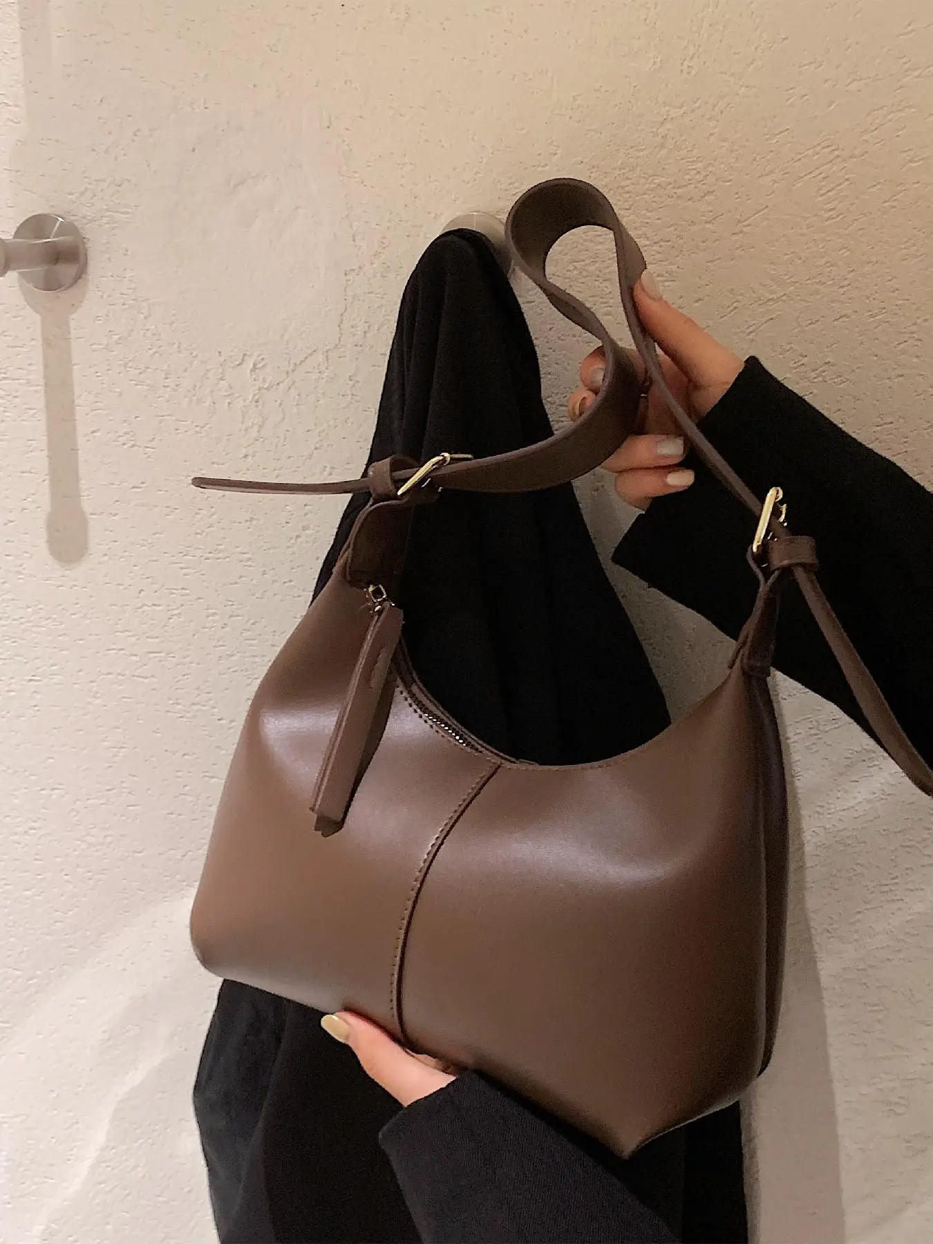 National Day Offers Women's Simple Style Solid Color Hobo Bag, Fashionable Belted Design Shoulder Hobo Bag, Casual Trendy Shoulder Bag for Daily Use
