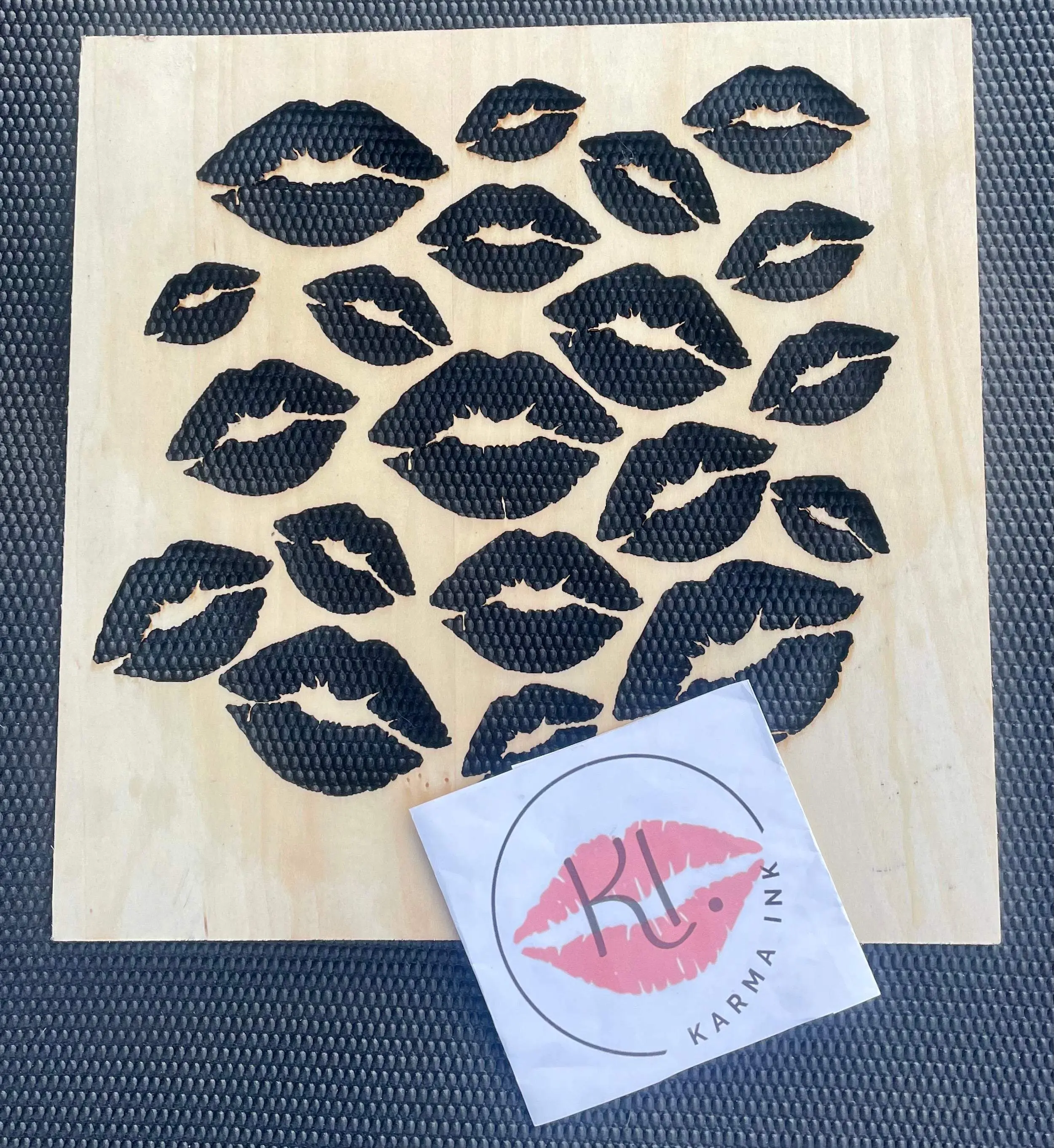 11 x 11 Wooden Kiss Stencil for T-Shirt Bleaching (Advanced Bleachers)