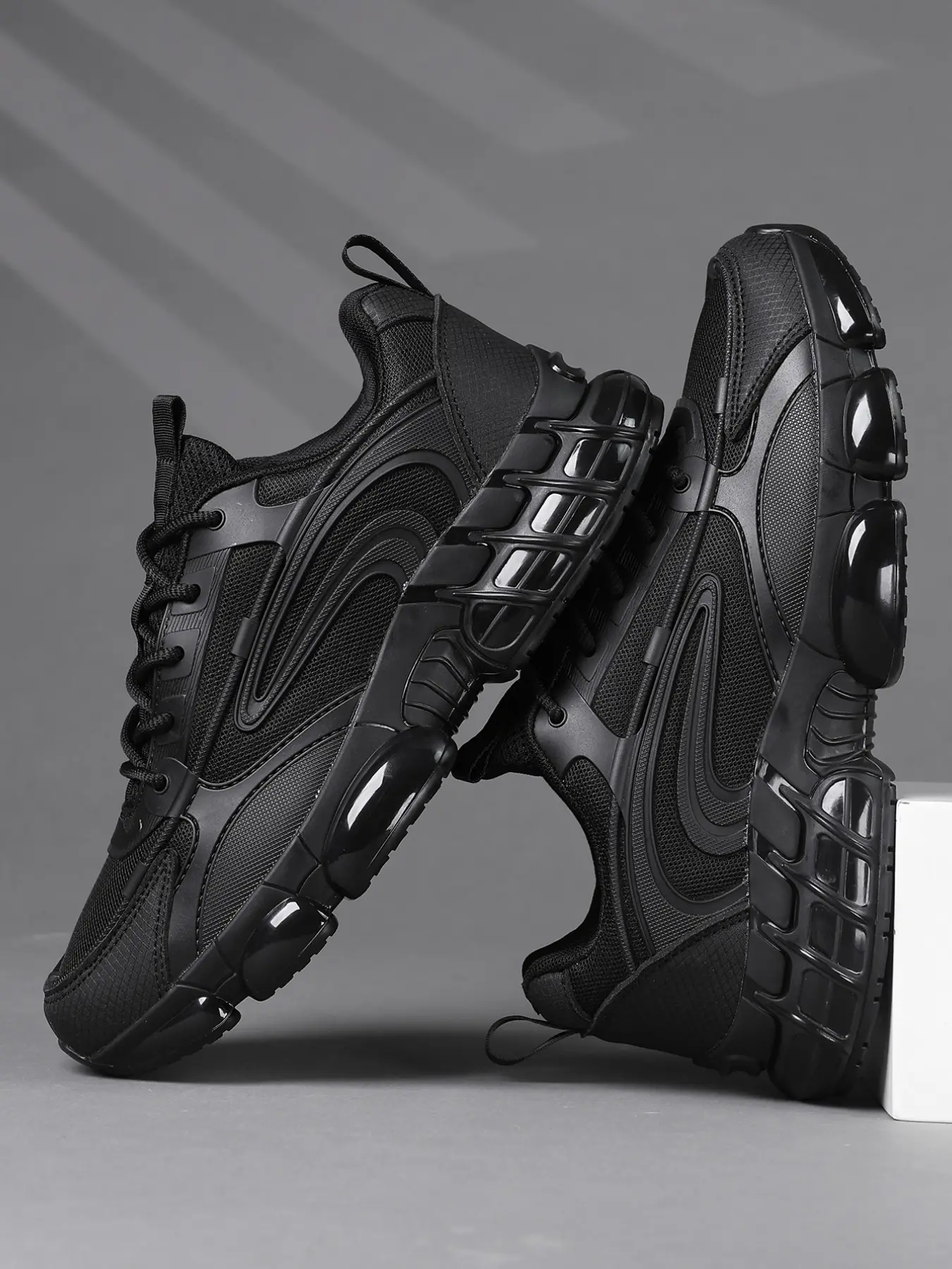 Men's Low-Top Outdoor Sports Shoes, Breathable Mesh with Shock-Absorbing Bubble Sole, Casual Sneakers for Running & Outdoor Exploration, Athletic Running Shoes, Workout Sneakers