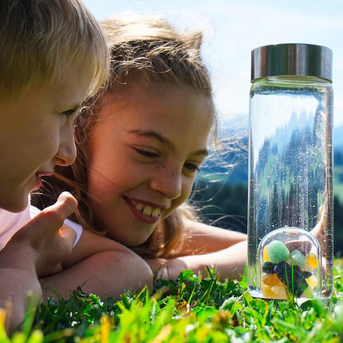 VitaJuwel ViA Gem-Water Bottle with GemPod Crystals 16.9 fl.oz (500 ml) Premium Quality Borosilicate Glass, Elegant Design, Easy to Clean - Drinkware